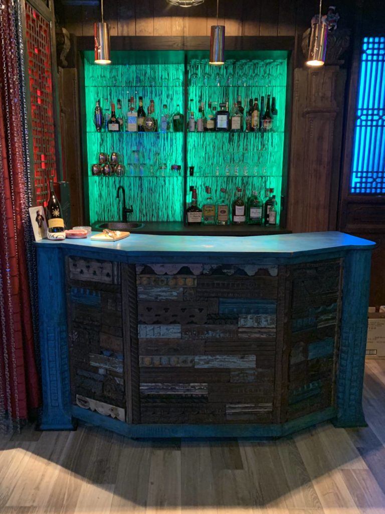 Custom Bar